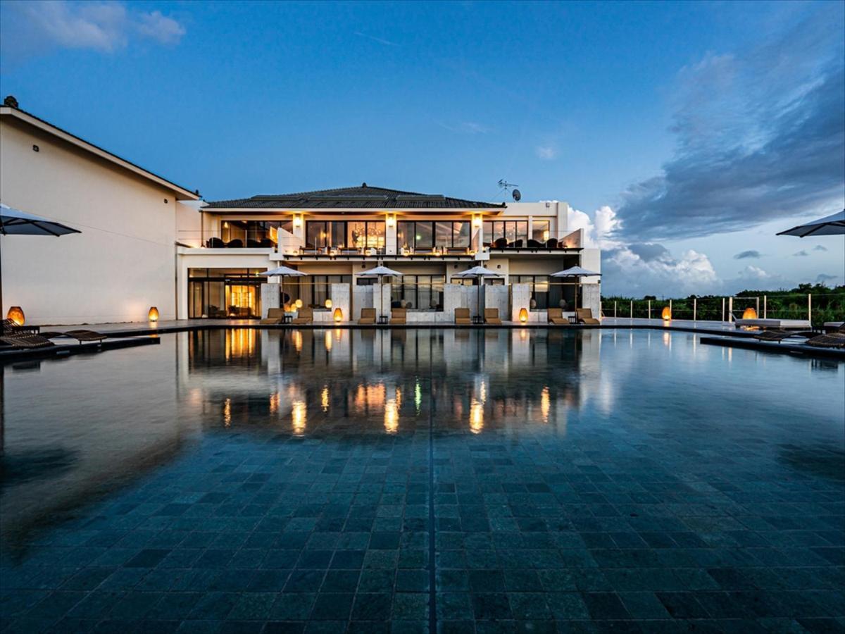 One Suite The Grand Nakijin Ngoại thất bức ảnh