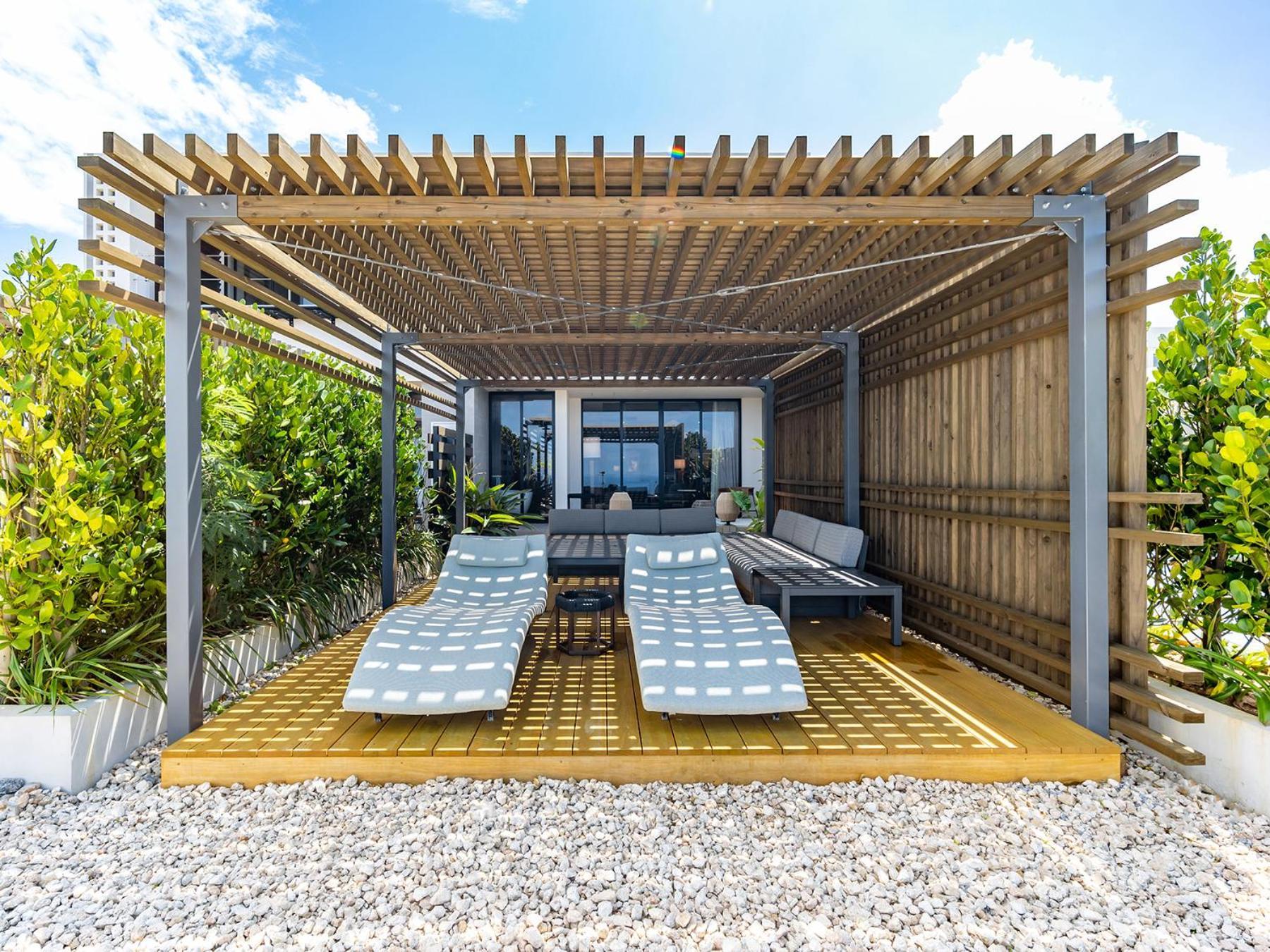 One Suite The Grand Nakijin Phòng bức ảnh